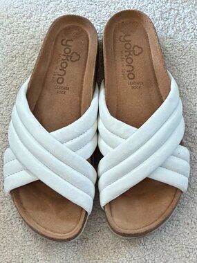Yokono White Puffer Sandals